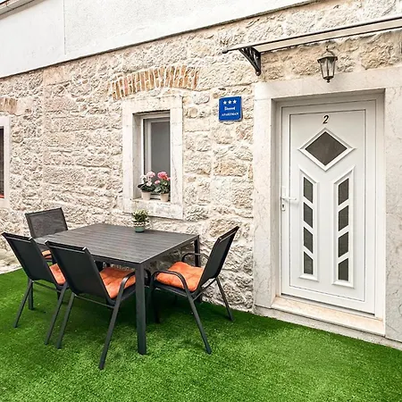 Gorgeous In With Wifi Opuzen (Dubrovnik-Neretva)